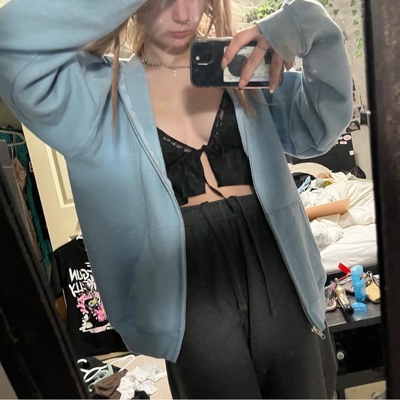 Oversized Zip Up Hoodie - Picture 2 of 3